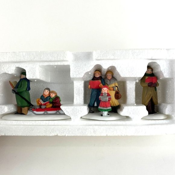 Christmas - DEPT. 56 - CAROLING THROUGH THE CITY - Original Box - Picture 3 of 6